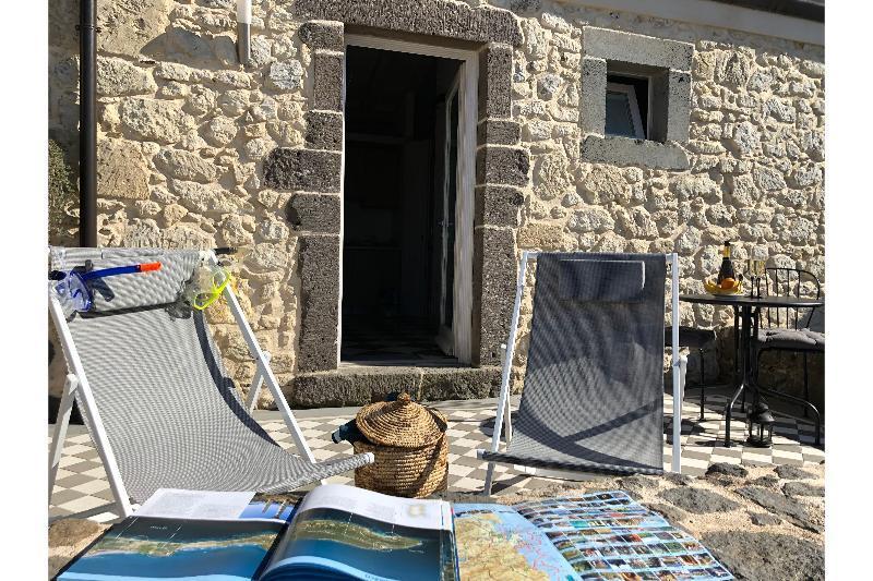 La Petite Maison Tresnuraghes Bagian luar foto